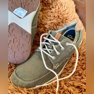 Clarks canvas shoes